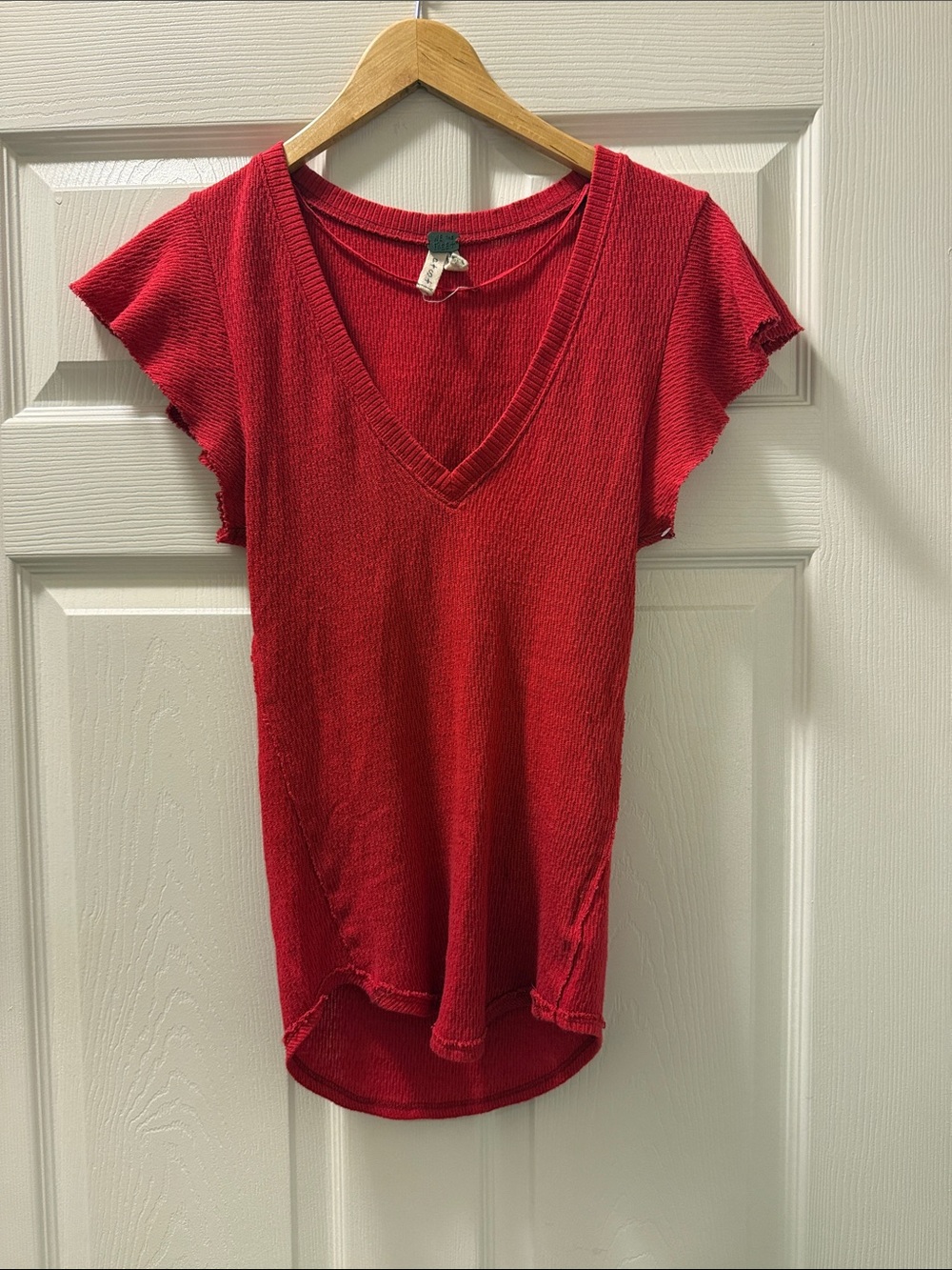Red V-Neck Short Sleeve Women's Top EUC